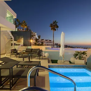 https://200m-new-villa-with-private-heated-pool-and-amazing-ocean-view.adeje-hotels.com